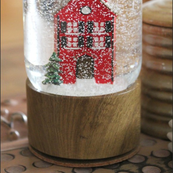 Home in the Snow Snowglobe musical - Here Comes Santa Claus wind-up red house - Picture 6 of 8